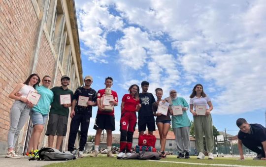 Young ANTER Craiova Participants in a First Aid Training